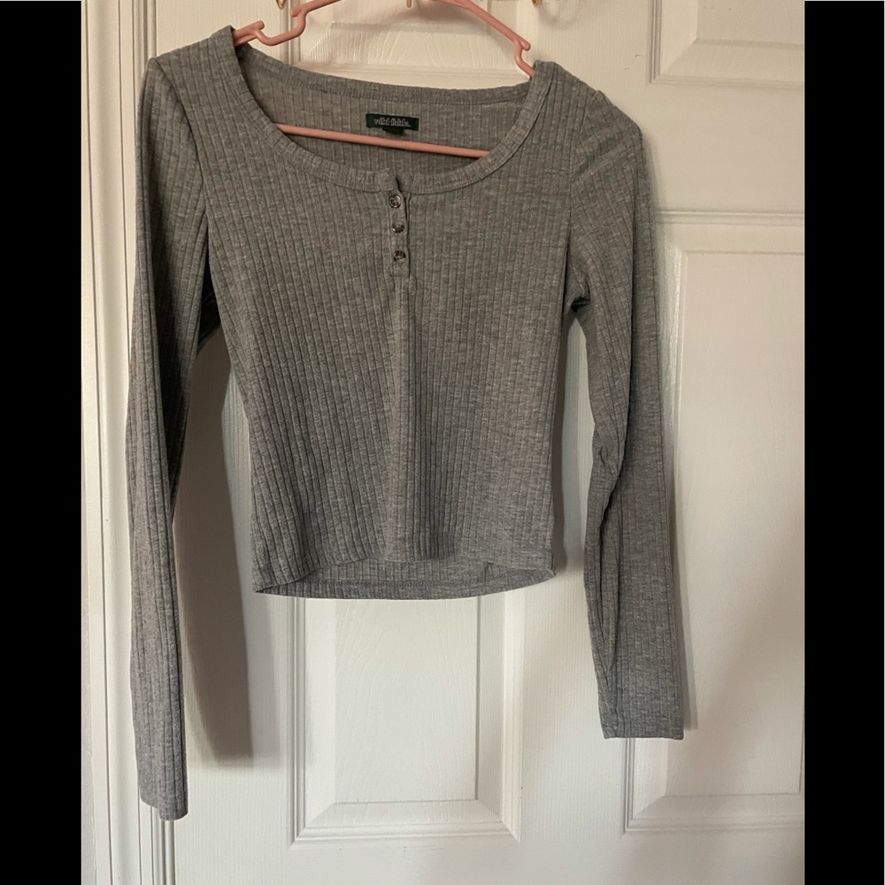 Gray long sleeve crop top